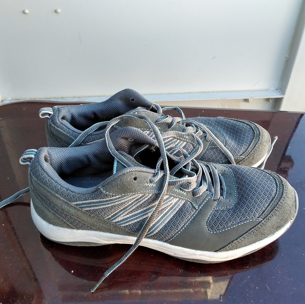 Danskin now shoes